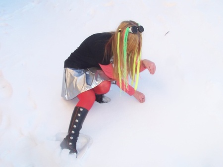 Але... Під снігом явно щось жило.