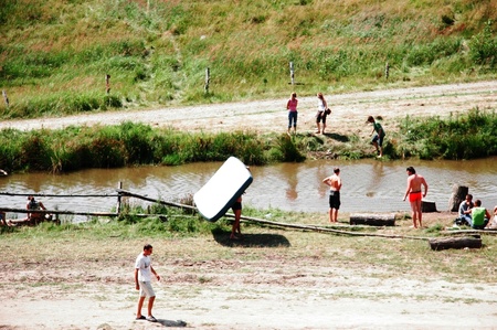 Купання в канаві