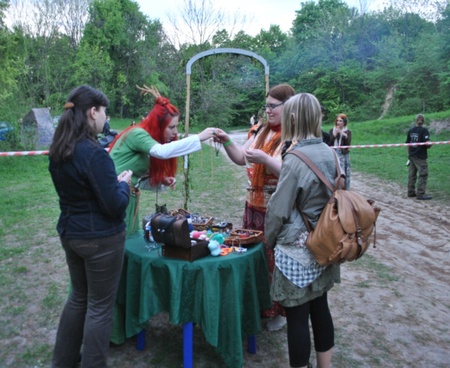 Йде торгівля аксесуарами